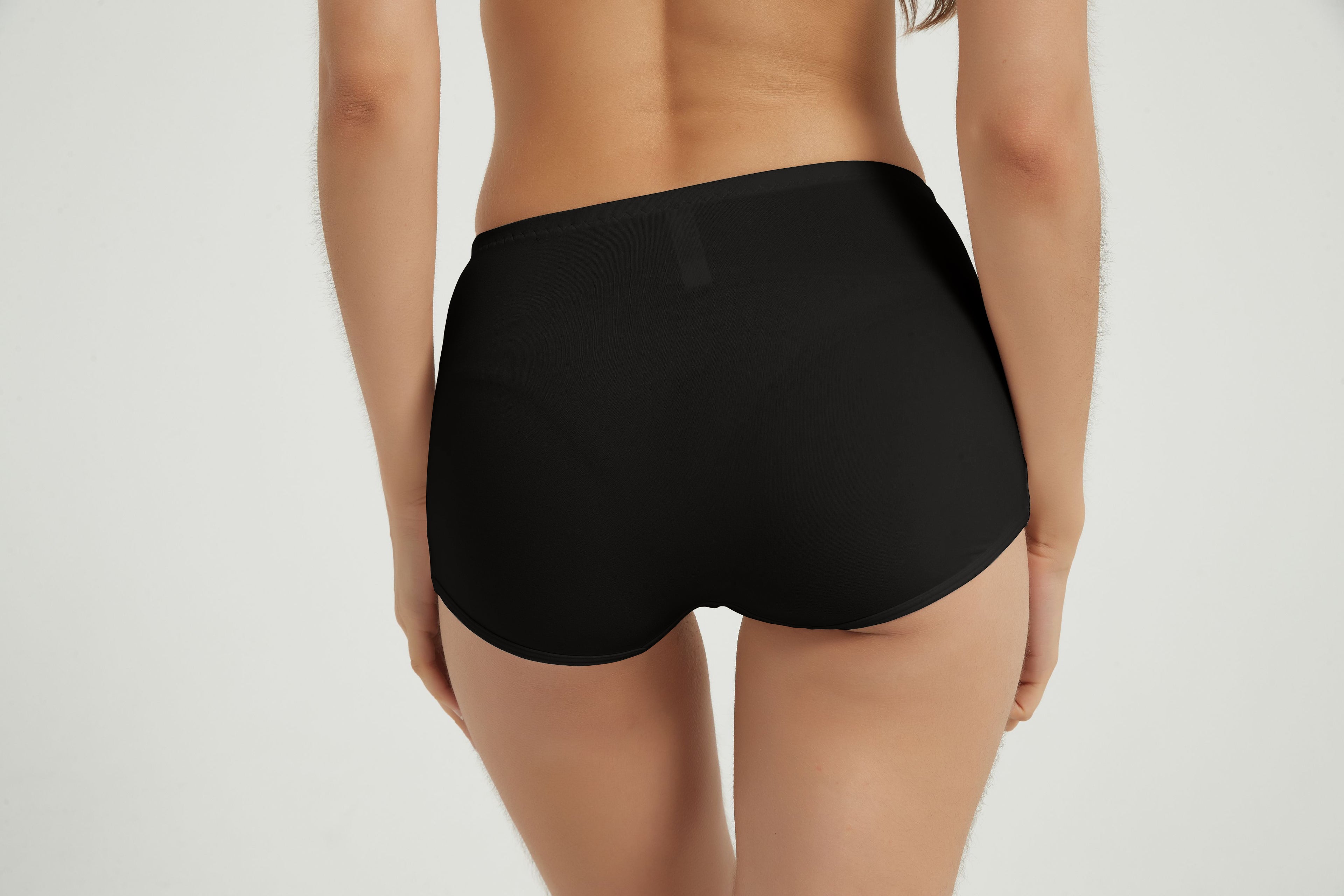 BOY SHORT